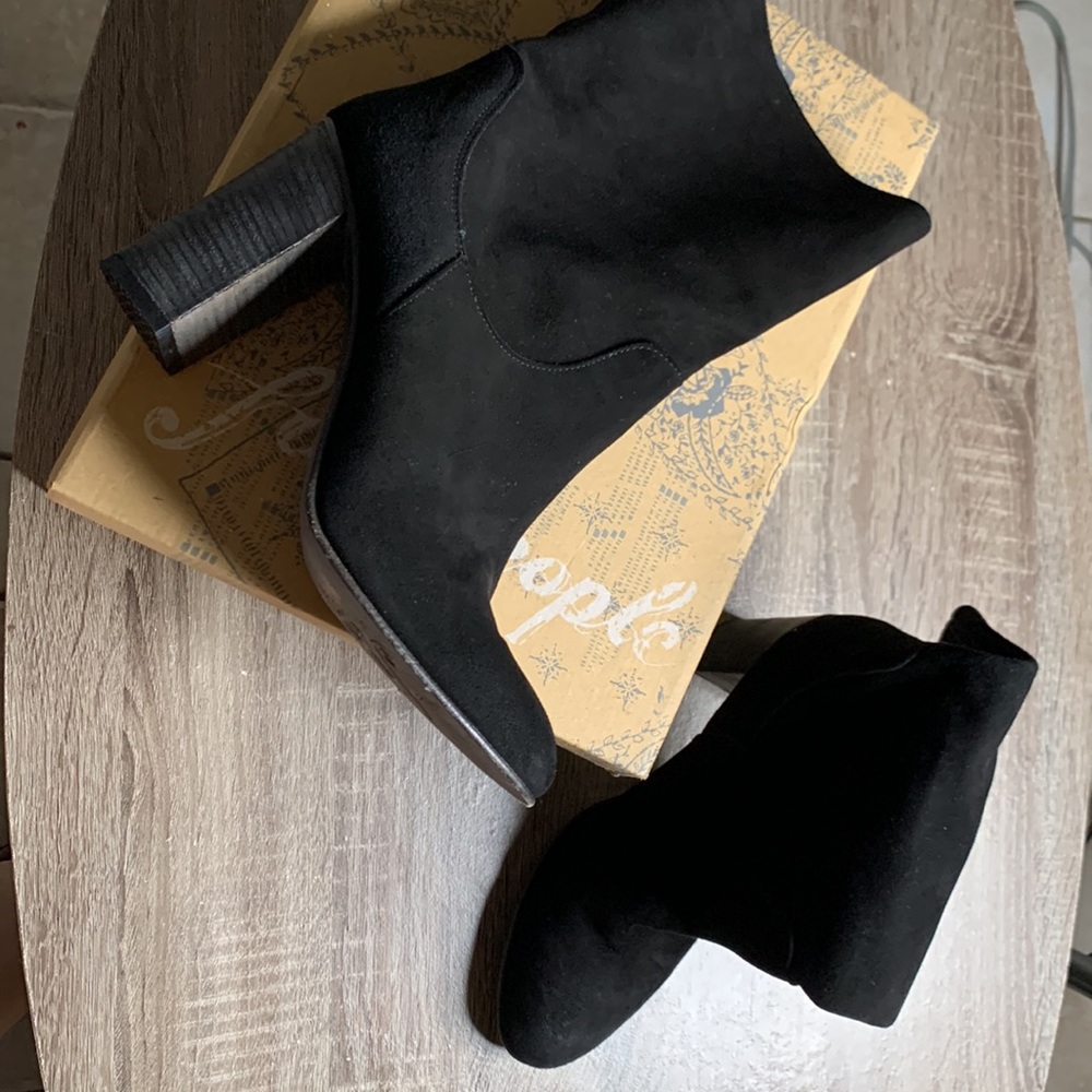 FREE PEOPLE - Dakota Heel Boots in Black Suede EUC Size 39/9 - Picture 7 of 13